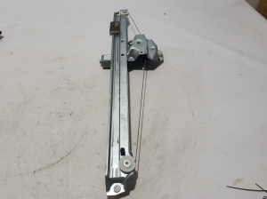 Front door window regulator - 807210974R
