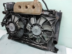 TOYOTA Corola Verso R1 (2004–2009) Dzesēšanas ventilators un tā daļas 167110R010 - 3