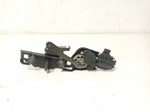   Rear window lock 