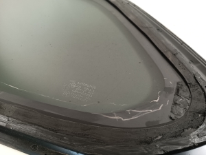Mitsubishi Outlander (2012–2021) Tagumine küljeklaas (kere) 6121A910 - 3