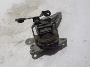 Engine mount - 112101360R