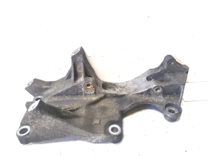 AUDI A4 B8 (2007–2016) Generaatori kinnitus 045903143E - 2
