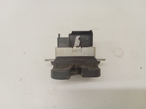 Volkswagen Polo V (2009–2017) Trunk lid lock 6R0827505B - 2