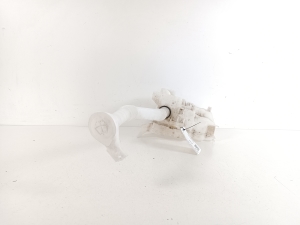   Réservoir lave-glace avant 
