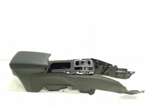 Mitsubishi Eclipse cross (2017–2026) Interior and its parts - 16