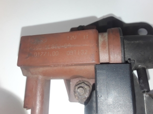 VOLVO C30 (2006–2013) Solenoid 6G909E882CA - 3