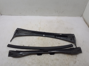 RENAULT Clio V (2019–2026) Wiper cowl trim panel - 2