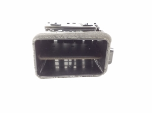 Infiniti Q70 (2013–2018) Dashboard air vent grilles 687531ME0B - 3