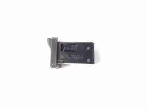 Infiniti Q70 (2013–2018) USB-pesa 284H31FA0B - 3
