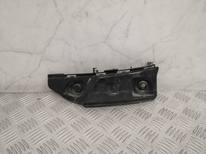 Rear bumper bracket - A1768850265