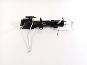 Mitsubishi Eclipse cross (2017–2026) Front door external opening handle and its details - 4