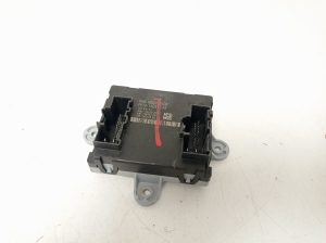   Boîtier de commande de porte avant  - FK7214D617AE 