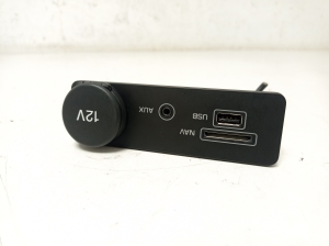 Jaguar XE (2015–2026) USB-pesa FK7219C166BC - 2