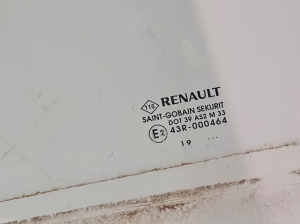 RENAULT Clio V (2019–2026) Rear side door glass 823009796R - 3