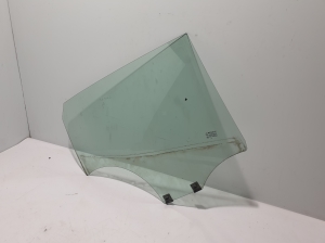   Vitre de porte latérale arrière 
