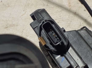 RENAULT Clio V (2019–2026) Rear side door lock 825039554R - 2