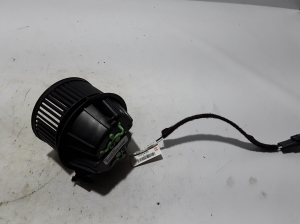 Dacia Duster (2010–2017) Heater blower motor 271206020R - 2