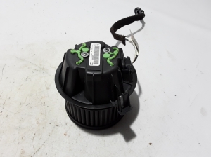 Dacia Duster (2010–2017) Heater blower motor 271206020R - 3