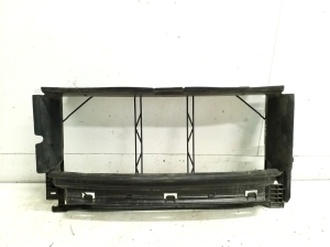   Air deflector cooling radiator 