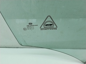 Hyundai i30 (2011–2017) Priekšējo durvju stikls 82421A6020 - 3