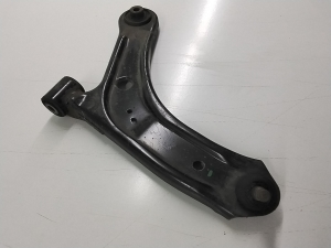 Suzuki Vitara LY (2014–2026) Querlenker vorne 4520261M00 - 2