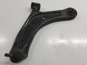 Bras de suspension avant - 4520261M00
