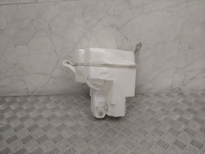 Front washer fluid reservoir - 30784234