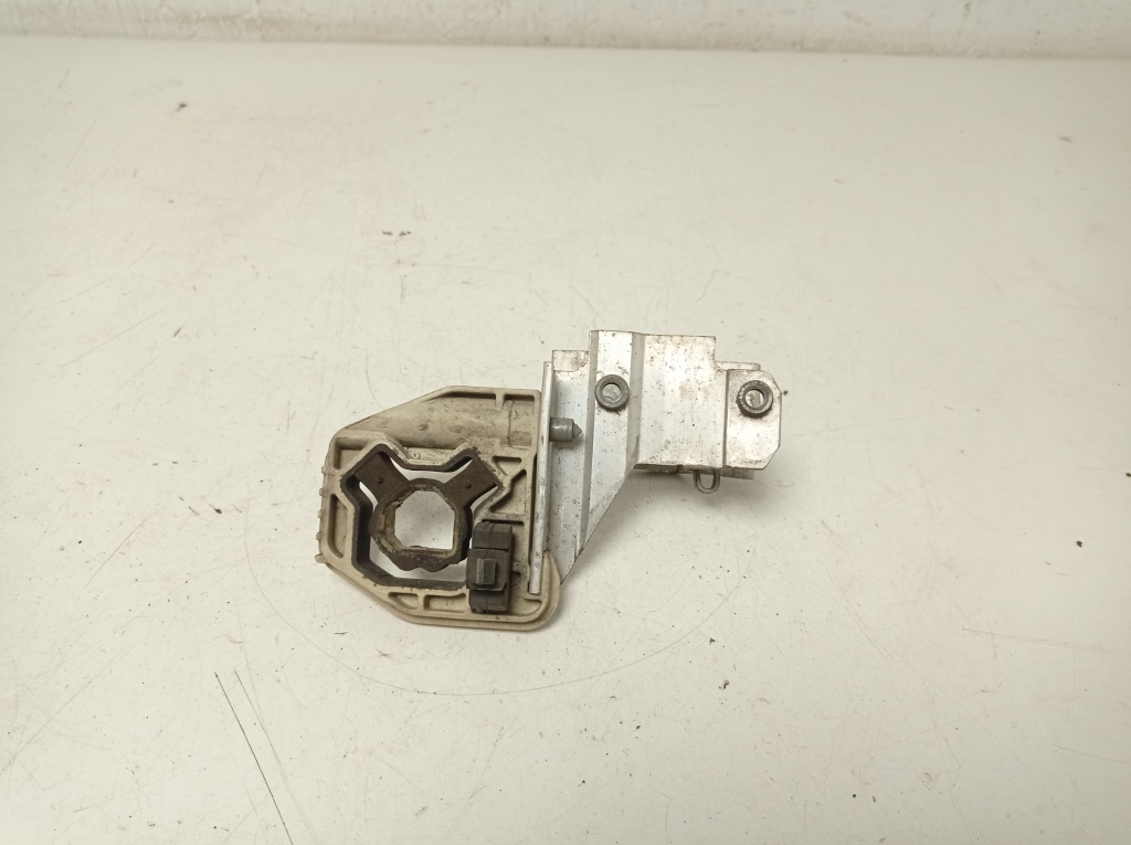 BMW 1 SERIES F20 (2010–2026) Radiator bracket 16844510 BMW 1 SERIES F20 (2010–2026) Radiator bracket 16844510