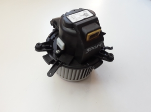 Peugeot 3008 (2016–2026) Salongi puhuri mootor 5P1330400 - 3