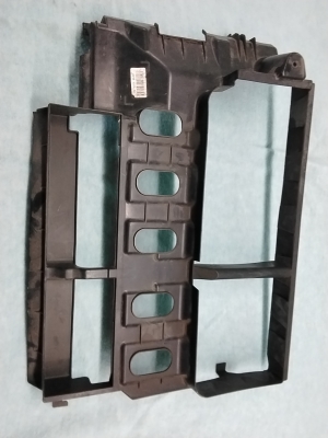 Radiator air deflector - GV4B8311AA