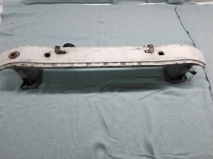 Front bumper reinforcement - 1918601