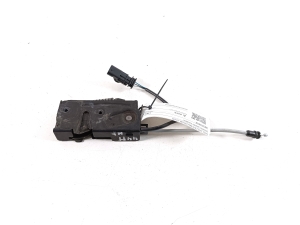  Engine cover lock 