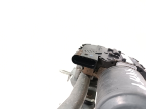  Priekinio stiklo valytuvų mechanizmas 