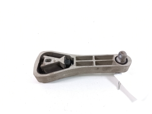  Engine cushion 