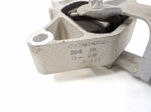 Mercedes Benz GLA-Class 156 (2013–2019) Engine mount A2462400809 - 2