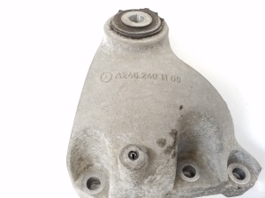 Mercedes Benz GLA-Class 156 (2013–2019) Engine bracket A2462401109 - 3