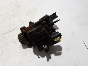  Fuel pump 
