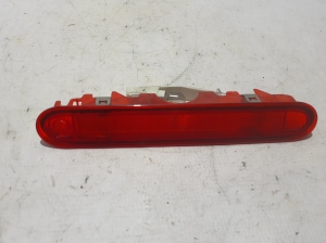   Additional stop light 