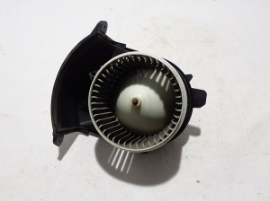   Cabin shoulder motor 