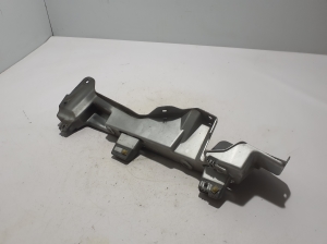  Bracket for front wing 