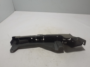  Bracket for front wing 