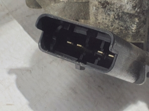  Priekinio stiklo valytuvų mechanizmas 