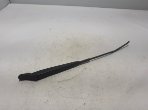  Windshield wiper blade 