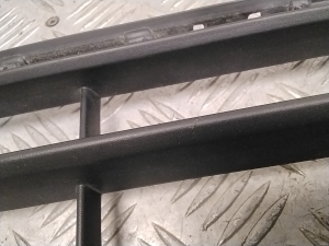 VOLVO XC60 (2017–2026) Front bumper lower grille 32296070 - 3