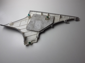  Interior trim of the rear strut 