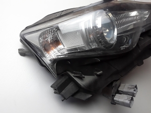  Priekinis žibintas ir jo detalės 