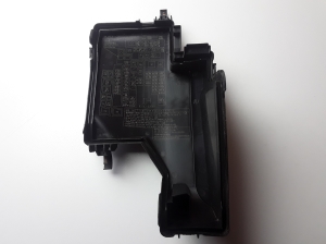  Cover fuse block front 