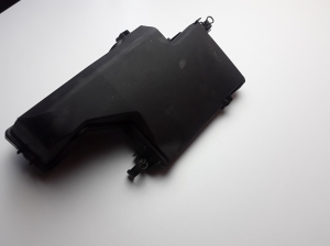  Cover fuse block front 