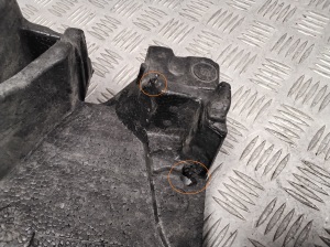  Priekinio bamperio putplastis 