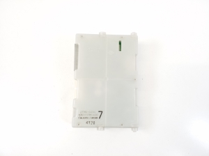 Steuergerät - 27760CC010
